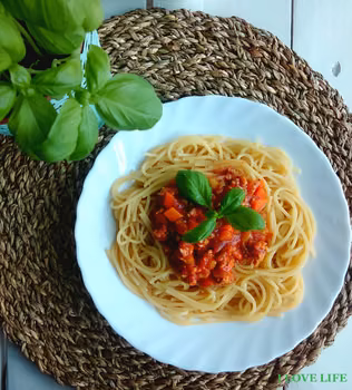 Spaghetti z sosem Ragù alla bolognese