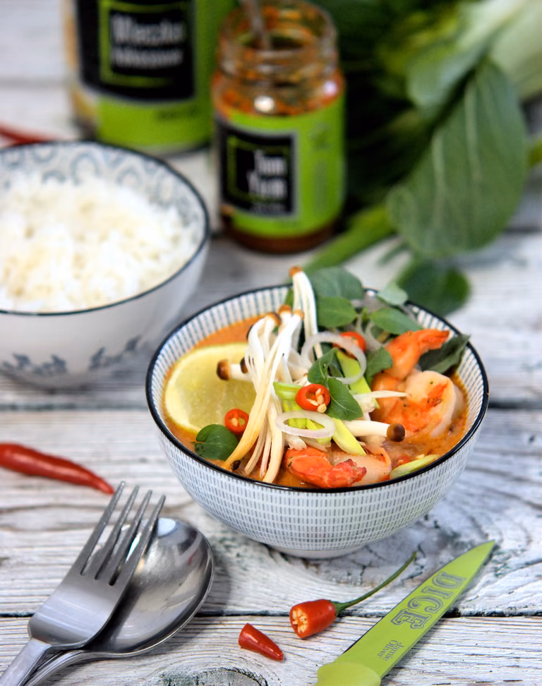 Pikantne jesienne krewetki z dynią i grzybami w aromatycznym sosie TomYum