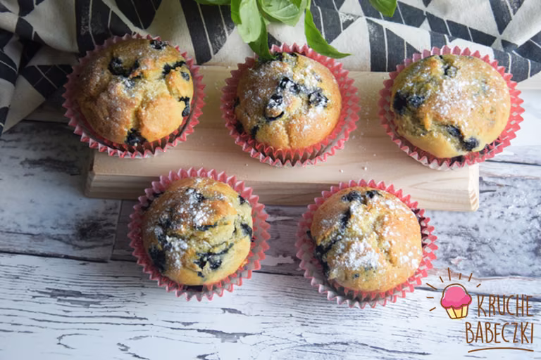 MUFFINY NA KEFIRZE Z JAGODAMI