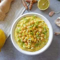 Hummus z musztardą i dymką