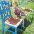 Jak wykorzystać stare krzesła w ogrodzie?;)