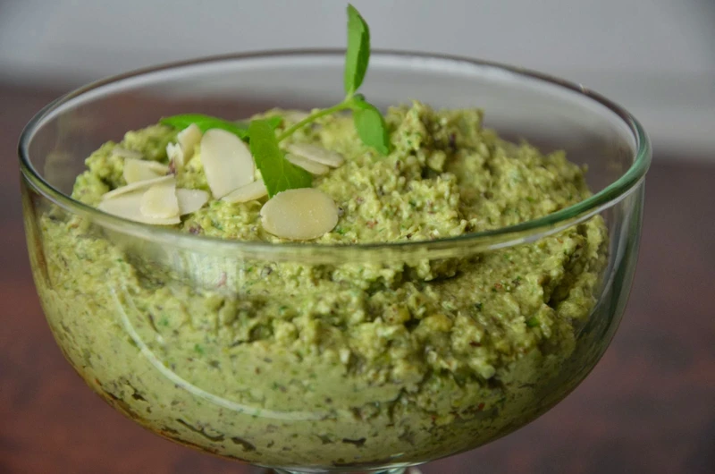 Pesto z orzechów laskowych i migdałów