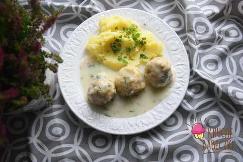 Pulpeciki drobiowe w sosie koperkowym