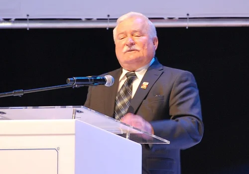 Lech Wałęsa po operacji! Były prezydent wyszedł ze szpitala!