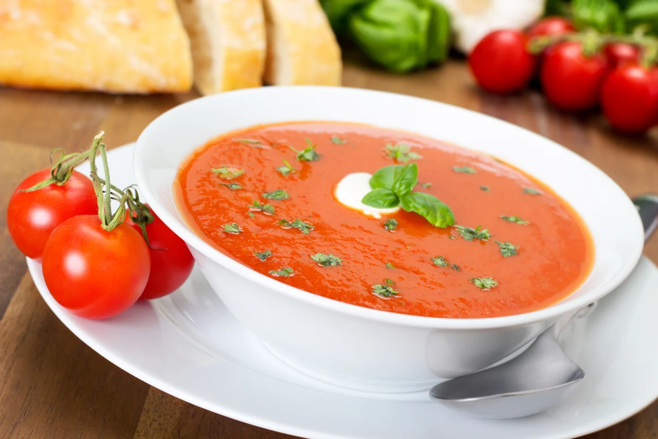 Jak poprawić smak zupy pomidorowej?