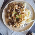 Strogonow wołowy z boczniakami