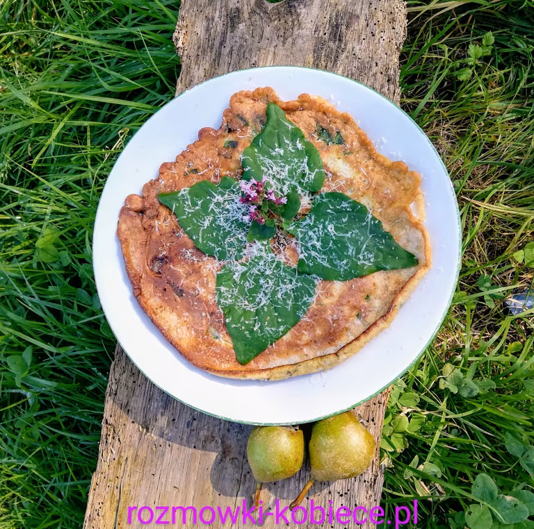 Wytrawny omlet z gruszką i kozim serem