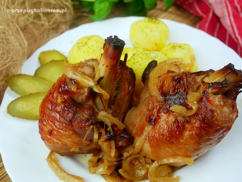 Golonka z indyka pieczona w piekarniku – szybki przepis