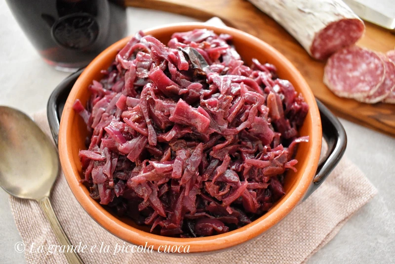 Bigos z czerwonej kapusty