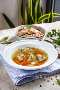 rosół z pierożkami