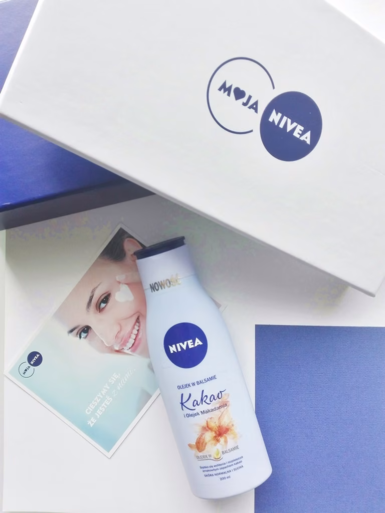 NIVEA OLEJEK W BALSAMIE KAKAO I OLEJEK MAKADAMIA