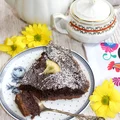 Makowa tarta na ciemnym spodzie