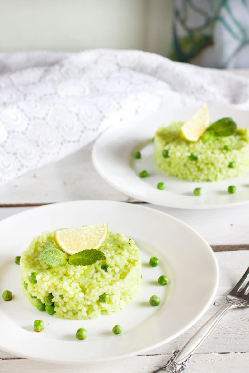 RISOTTO Z GROSZKIEM I MIĘTĄ