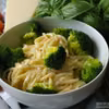 Spaghetti z brokułami w sosie serowym
