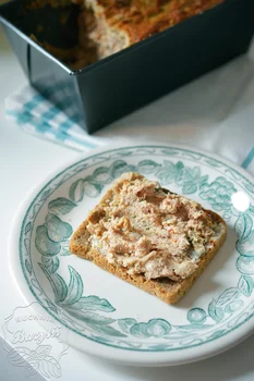 Domowy pasztet z pieczarkami