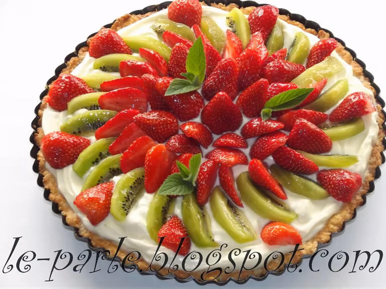 Tarta z truskawkami, kiwi i amaretto