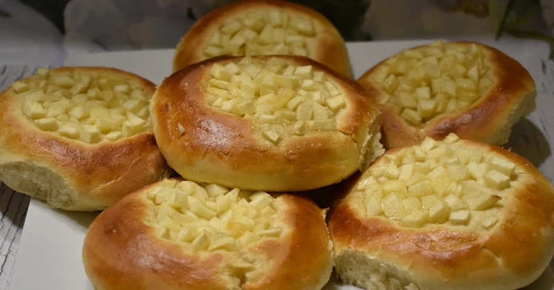 Drożdżówki z jabłkami