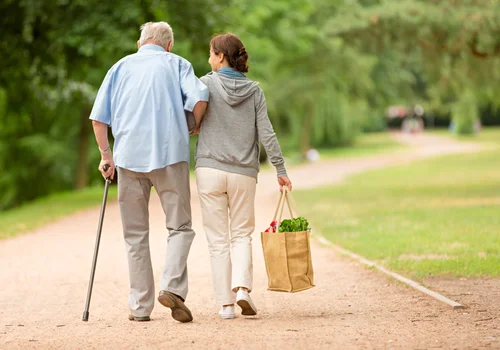 Rząd przeznaczył dodatkowe pieniądze dla gmin na pomoc seniorom! Nowy program już działa