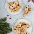 Cantucci z żurawiną i pistacjami