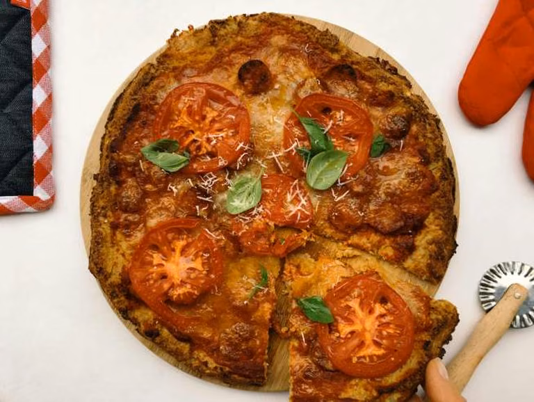 WTOREK: PIZZA DIAVOLA NA CIEŚCIE Z KALAFIORA