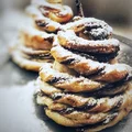 Choinki z ciasta francuskiego z Nutellą na gruszkach