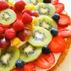 Tarta z owocami i serkiem