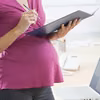 Pracujesz i spodziewasz się dziecka? Kiedy powiedzieć pracodawcy o ciąży?