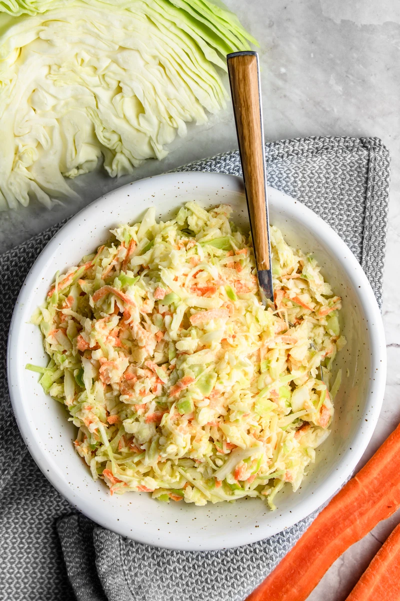 Ulubiony coleslaw w 5 minut (6 składników)
