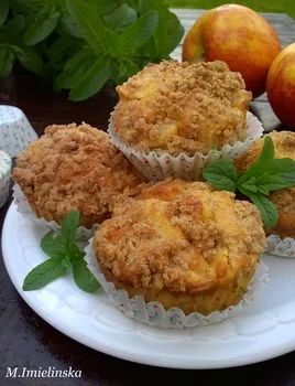 muffinki z jabłkiem i kruszonką