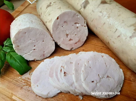 Szyneczka parzona z fileta z kurczaka