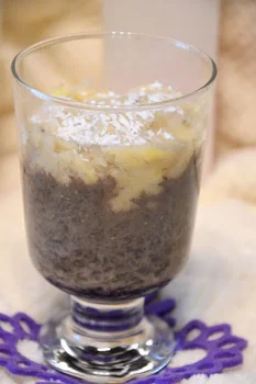 KAROBOWY PUDDING CHIA Z BANANOWĄ "KRUSZONKĄ"