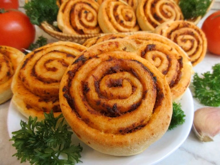 Ślimaczki z pesto z suszonych pomidorów