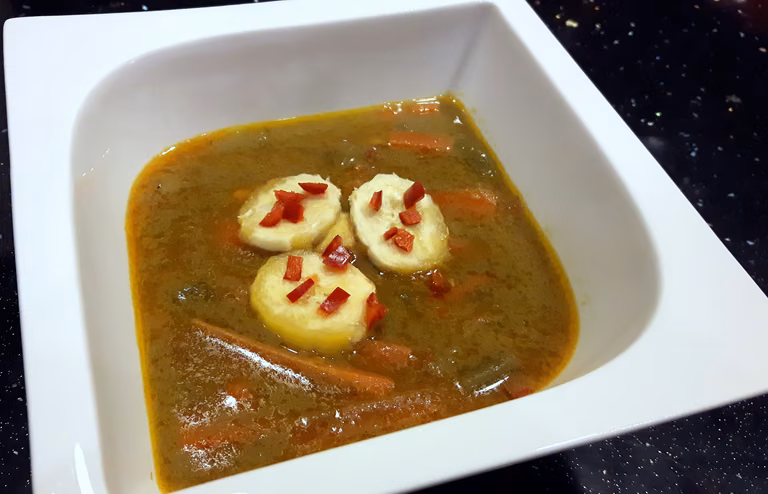 Zupa bananowa z kurczakiem