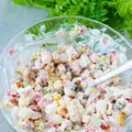 Sałatka z cebulką marynowaną