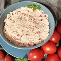 Pasta twarogowa z papryką