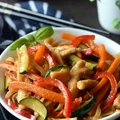 Makaron chow mein z warzywami