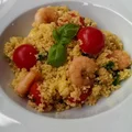 W 10 minut! Sałatka z kuskusu krewetek i pesto