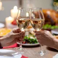 Czy można pić alkohol w Wigilię? Kościelna prawda, która wielu zdziwi!