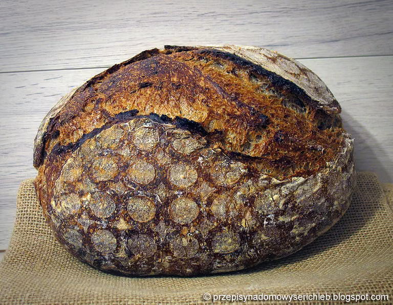 Chleb w stylu litewskim (z kminkiem i słodem) robiony metodą Tartine