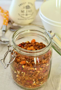 Granola z suszonymi owocami