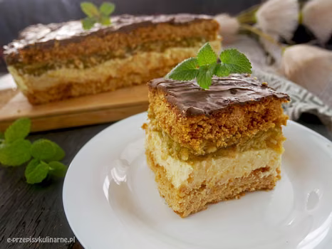 Ciasto Miodowe Lata – miodownik, sernik i szarlotka w jednym