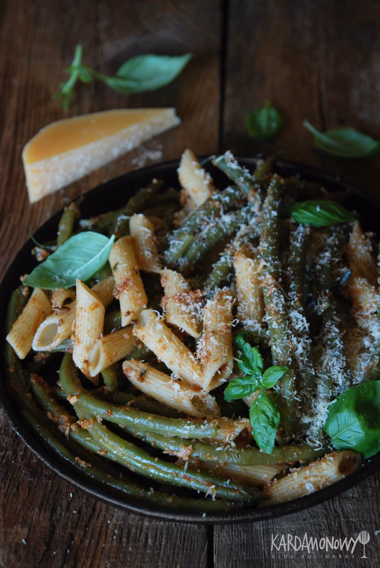 Makaron z fasolką szparagową i pesto