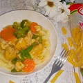 Makaron z mięsno-warzywnym sosem
