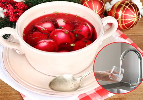 Dlaczego nie powinno się dolewać zimnej wody do barszczu? Traci klarowność i aromat!