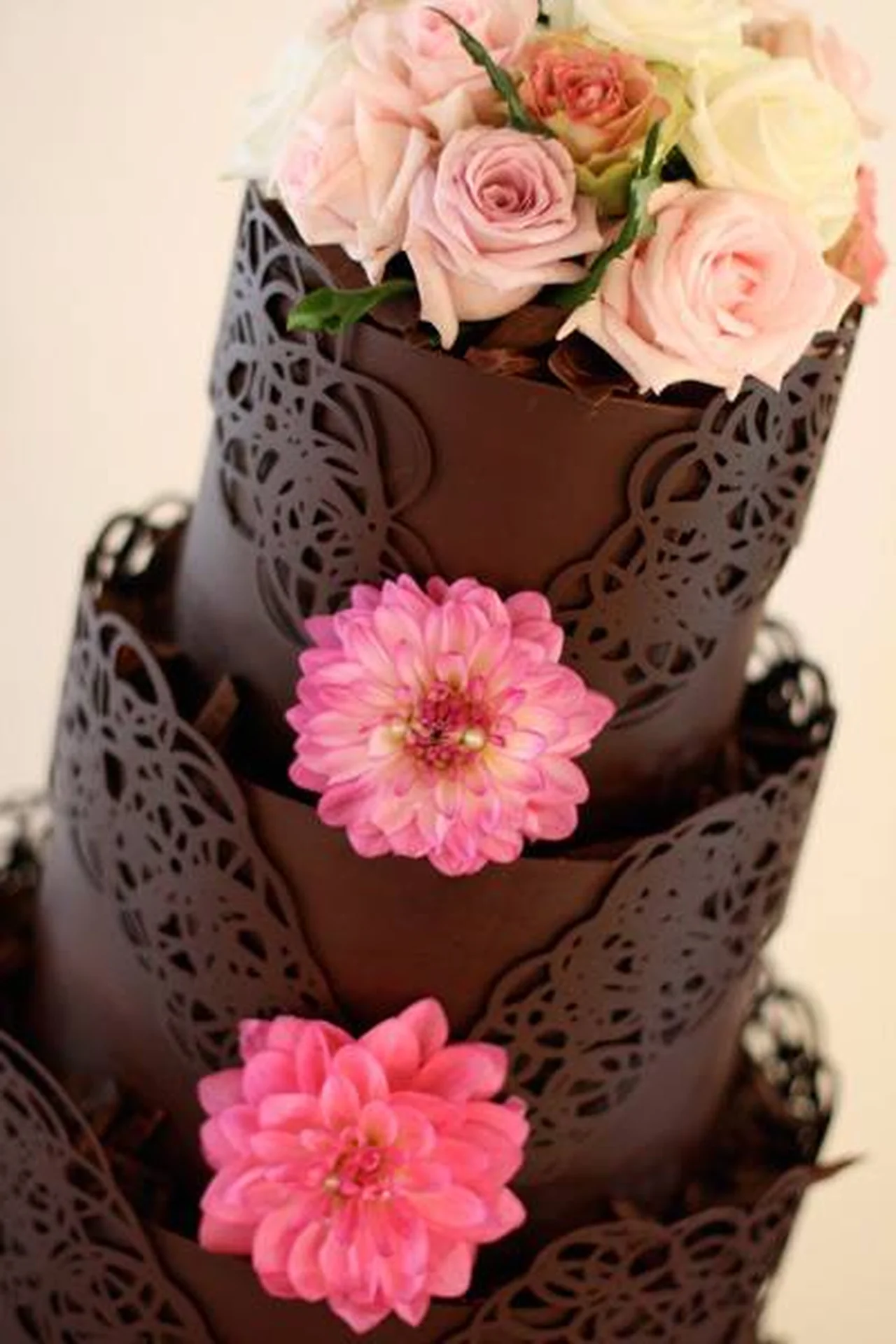 Piękny, czekoladowy tort