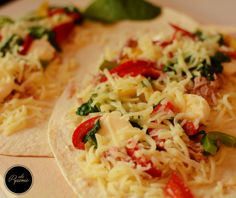 Quesadilla z tuńczykiem i smażoną papryką