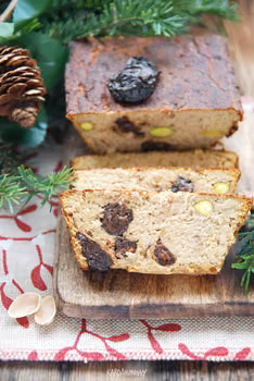 Pasztet ze śliwkami i pistacjami