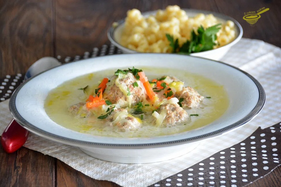 zupa serowo - porowa z pulpecikami