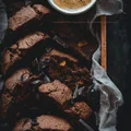 CANTUCCINI CZEKOLADOWE Z PISTACJAMI.