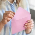 Na zaproszeniu widniała sugestia konkretnego prezentu. Czy to nowa norma? - pisze Joanna [LIST]